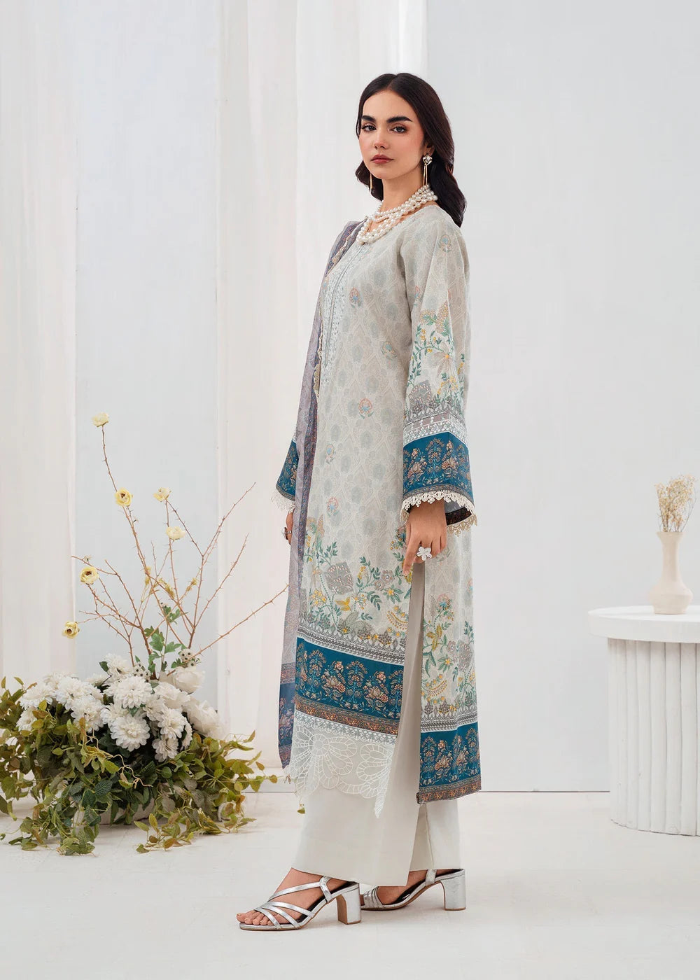 Lawn Set- Pakistani suits